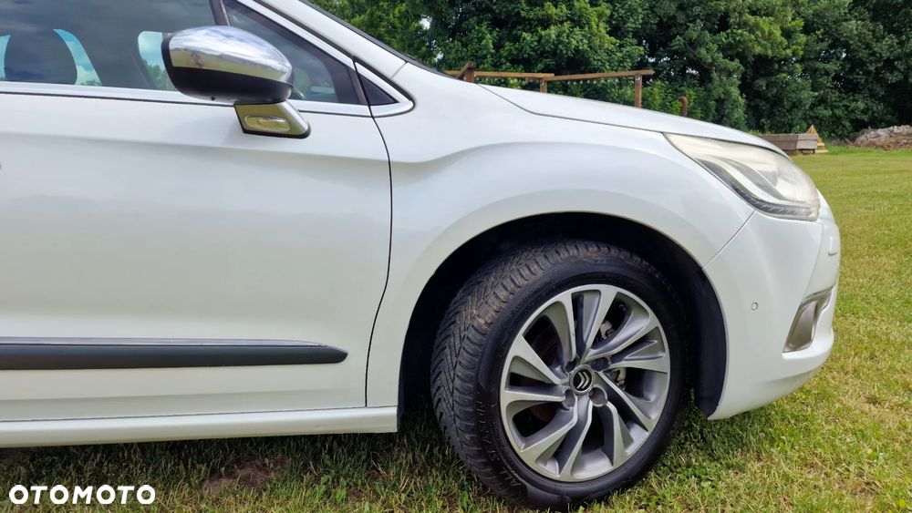 Citroën DS4 e-HDi 110 EGS6 SoChic - 22