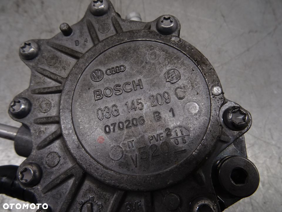 PASSAT B6 / A6 C6 04-07 2.0TDI POMPA VACU VACUM 03G145209C - 3