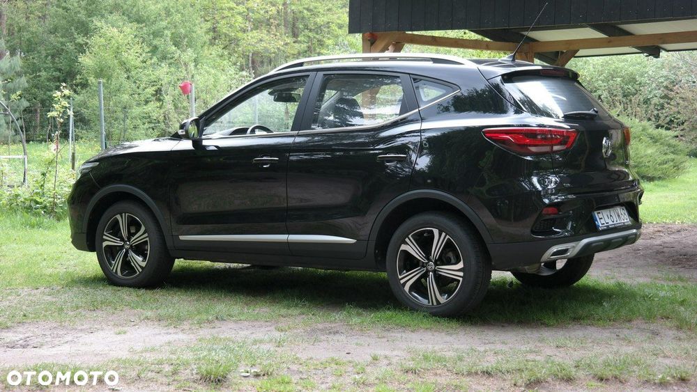 MG ZS - 8