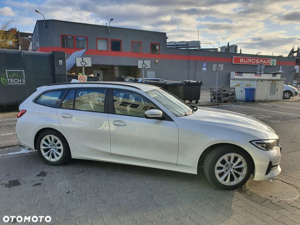 BMW Seria 3 318d - 3