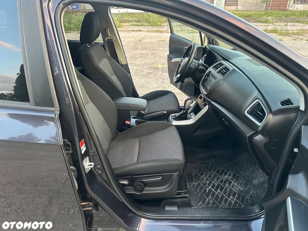 Suzuki SX4 1.6 Premium - 24