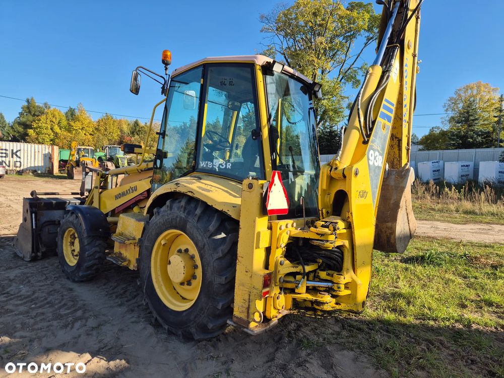 Komatsu WB93R 4x4 - 2