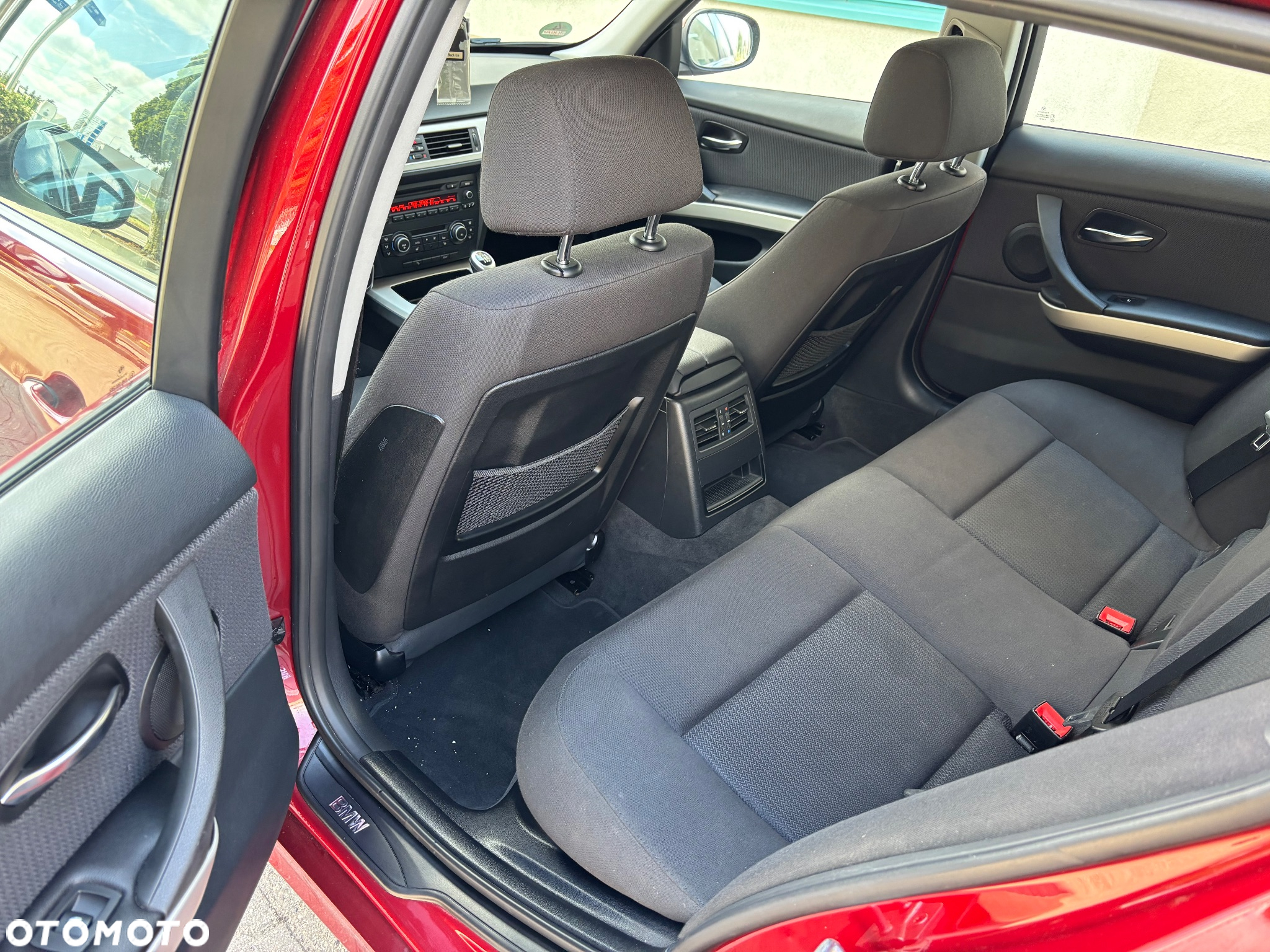 BMW Seria 3 318i Touring Edition Exclusive - 9