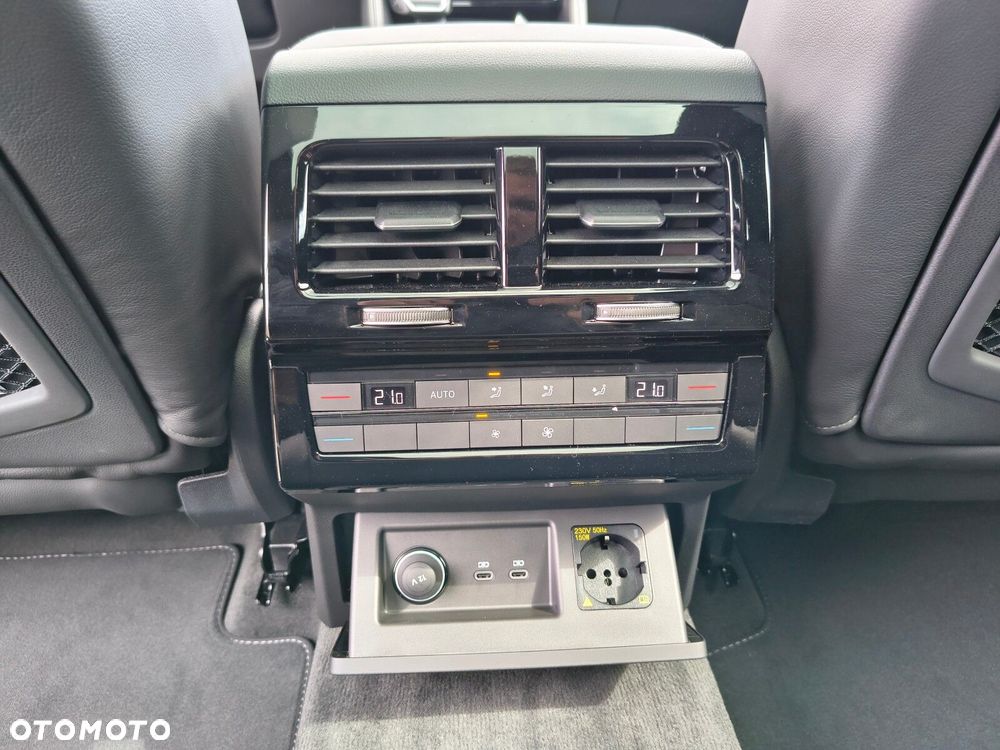 Volkswagen Touareg - 33