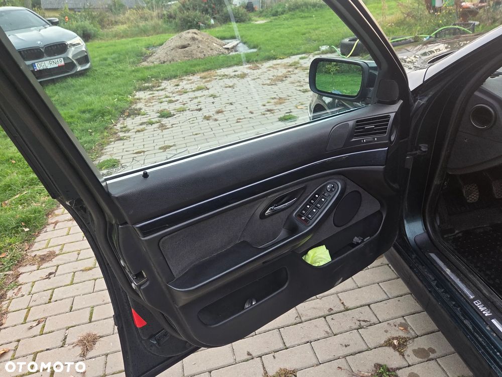 BMW Seria 5 520i - 9