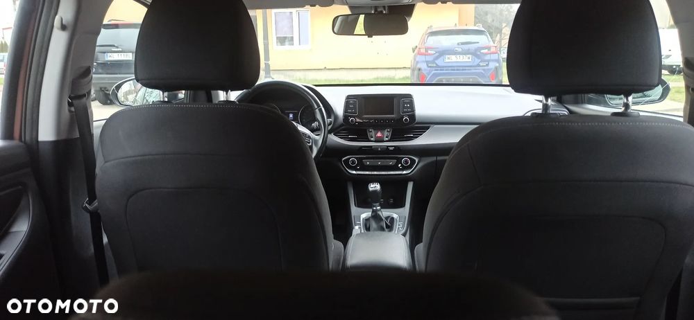 Hyundai i30 1.6 D Comfort - 14