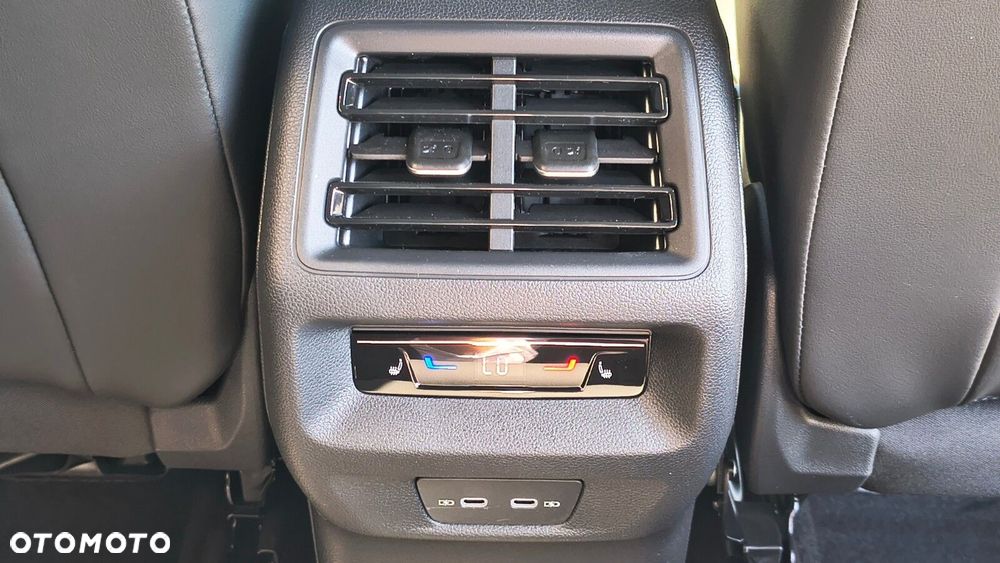 Volkswagen Tiguan - 36