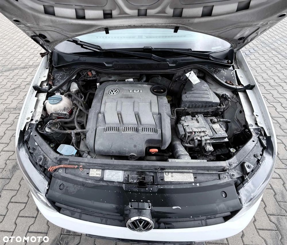 Volkswagen POLO - 12