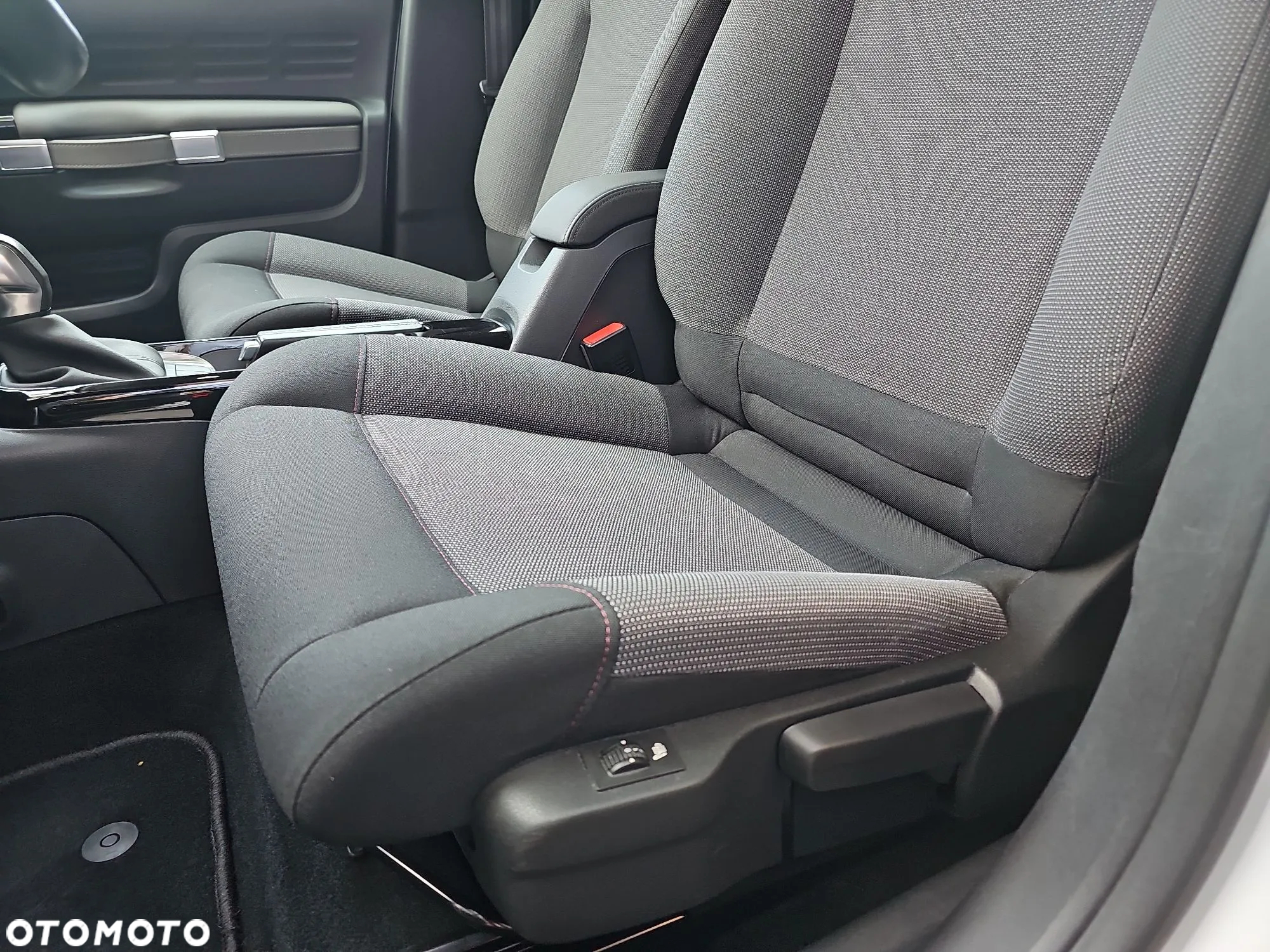 Citroën C4 Cactus 1.2 PureTech Shine S&S EAT6 - 11