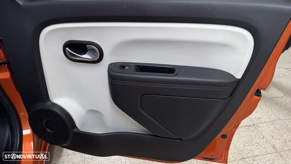 Renault Twingo Z.E. 22 Intens - 18