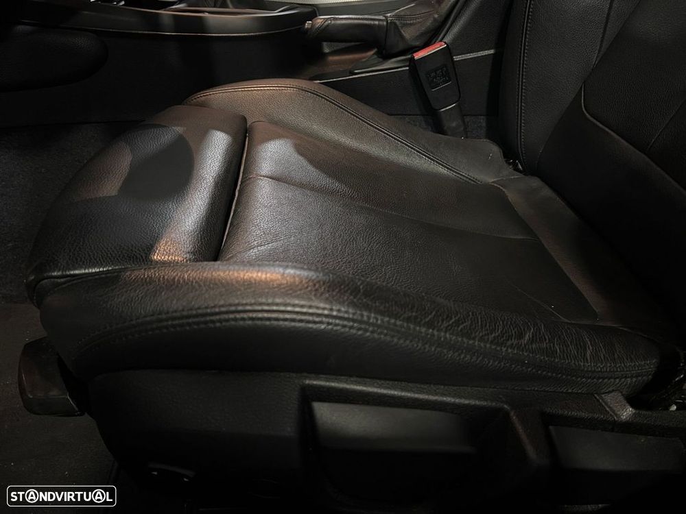 BMW 120 d Pack M - 11