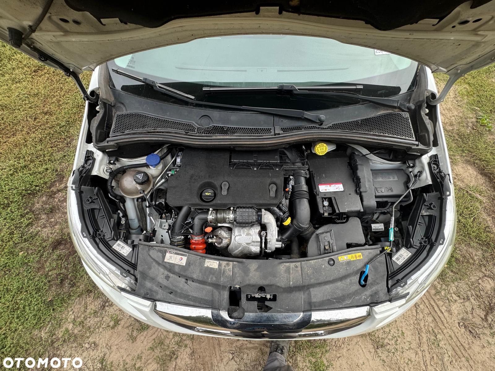 Peugeot 2008 e-HDi FAP 115 STOP & START Allure - 18