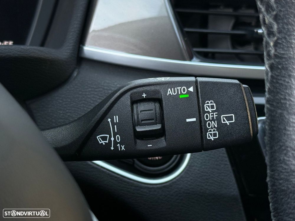 BMW X1 16 d sDrive Auto Line Sport - 12