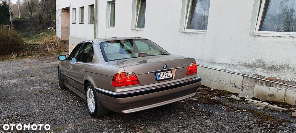 BMW Seria 7 740i - 3
