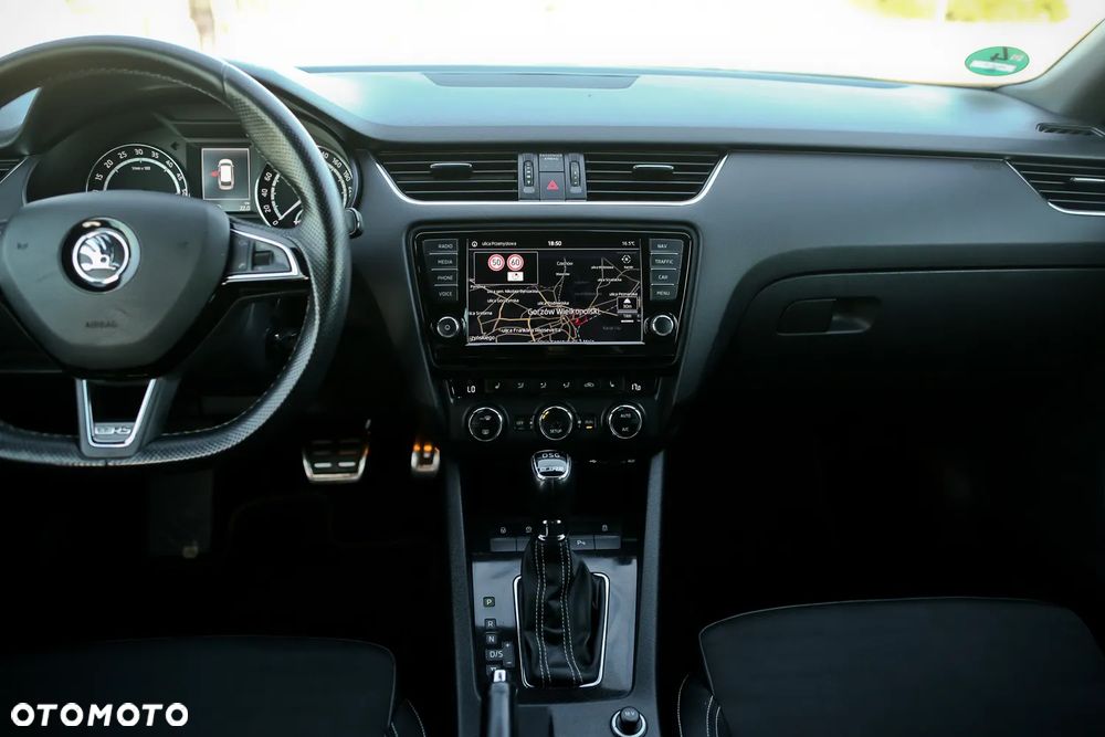 Skoda Octavia 2.0 TDI DSG RS - 22