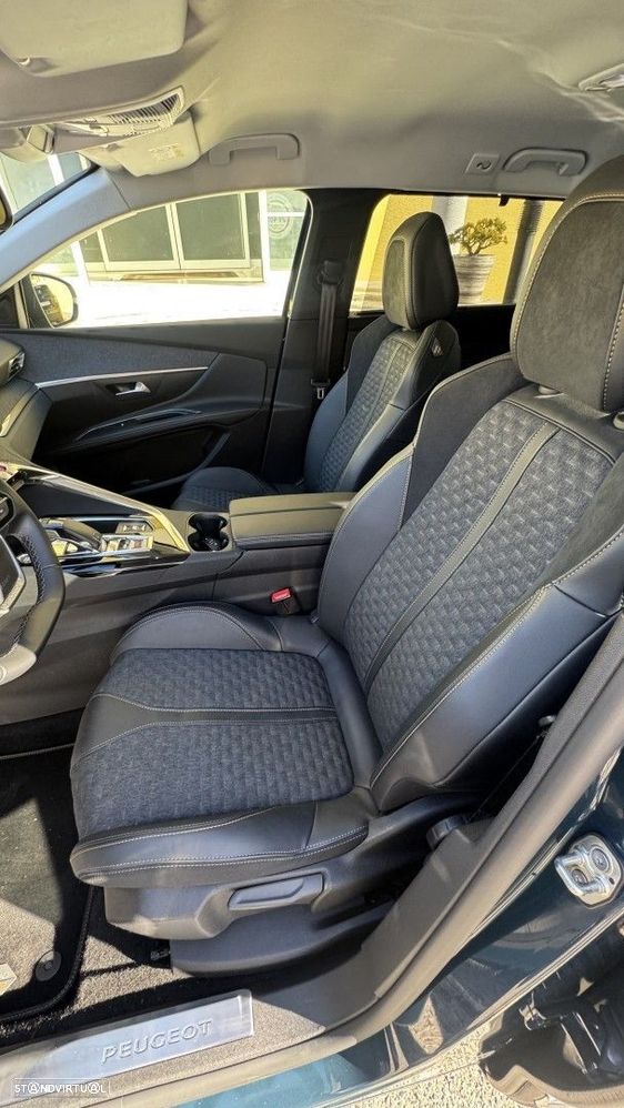 Peugeot 5008 1.2 PureTech Allure Pack EAT8 - 33