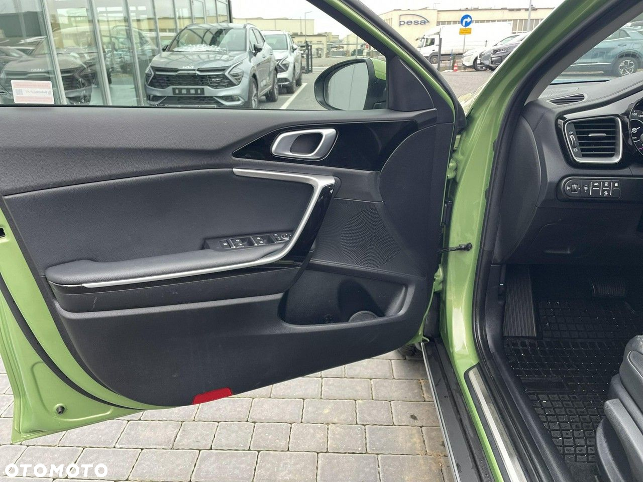 Kia XCeed - 10