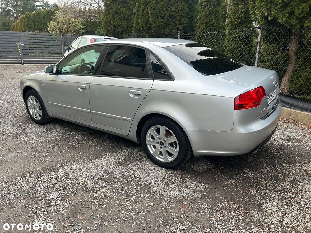 Audi A4 Limousine - 6