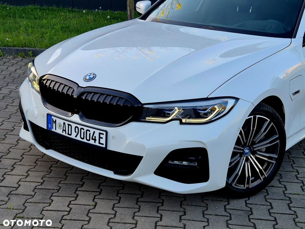 BMW Seria 3 330e M Sport - 3