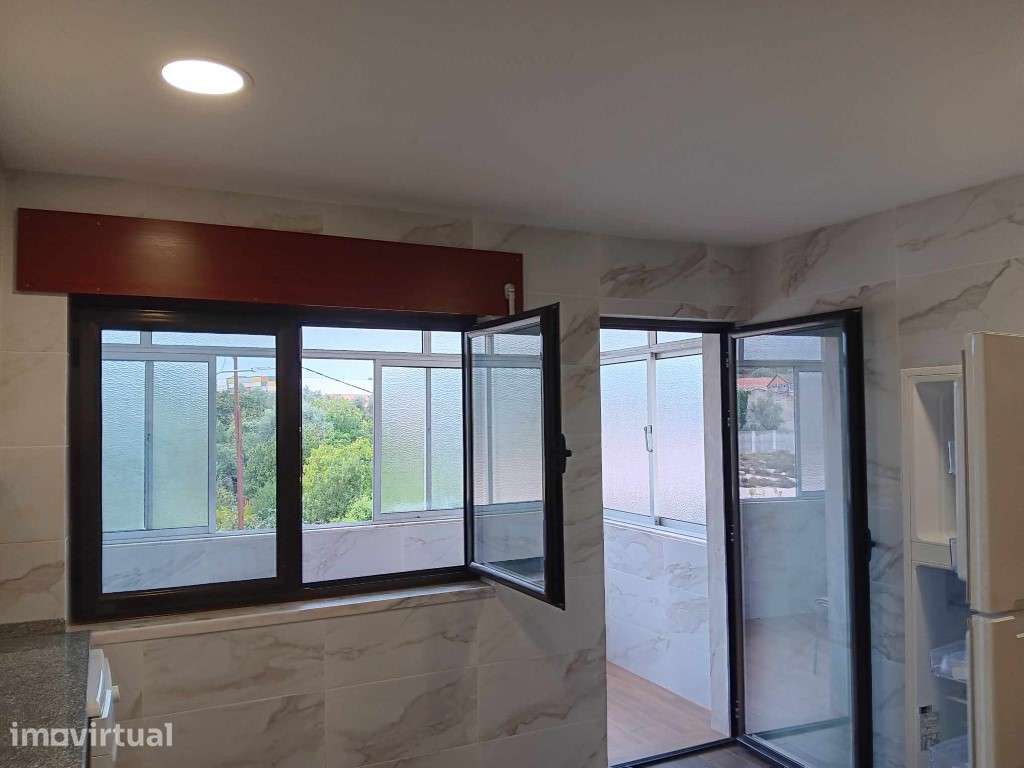 ARRENDAMENTO APARTAMENTO T3 , REMODELADO ALFERRAREDE, ABRANTES - Grande imagem: 4/18