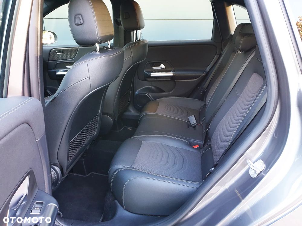 Mercedes-Benz Klasa B 200 d Progressive 8G-DCT - 12
