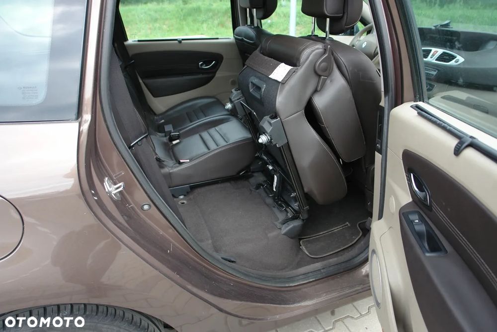 Renault Grand Scenic - 11