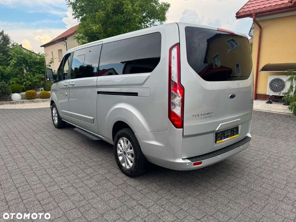 Ford Tourneo Custom - 21