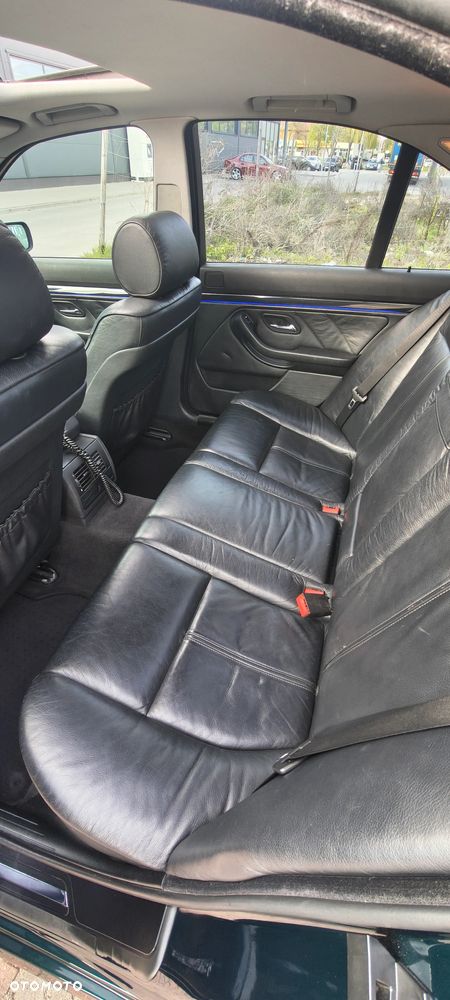 BMW Seria 5 528i - 10