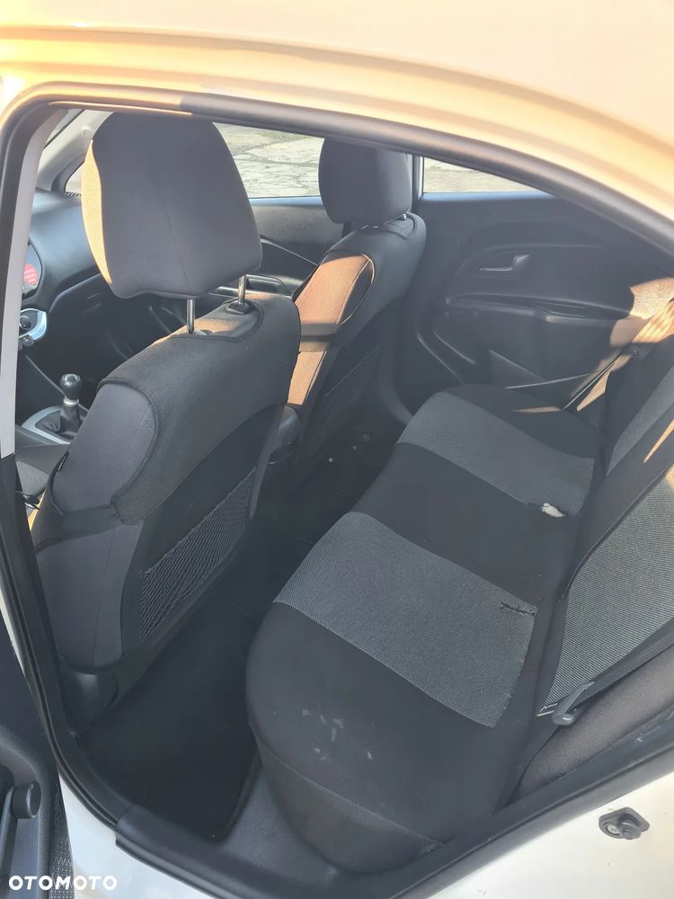 Kia Rio 1.2 Business Line - 6