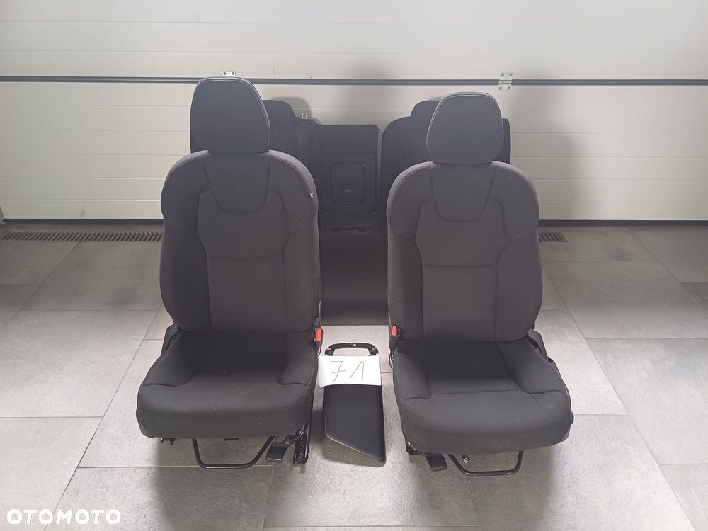 NR 71 Fotele przednie, napinacze, el. lędźwie, podłokietnik Volvo V60 2020 - 1