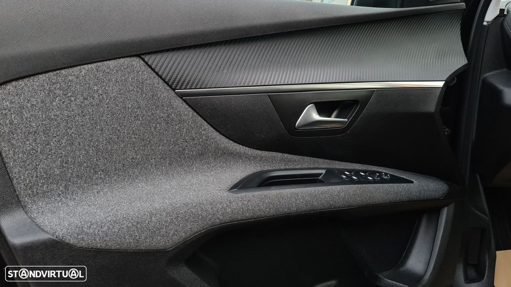 Peugeot 5008 1.5 BlueHDi Allure EAT8 - 45