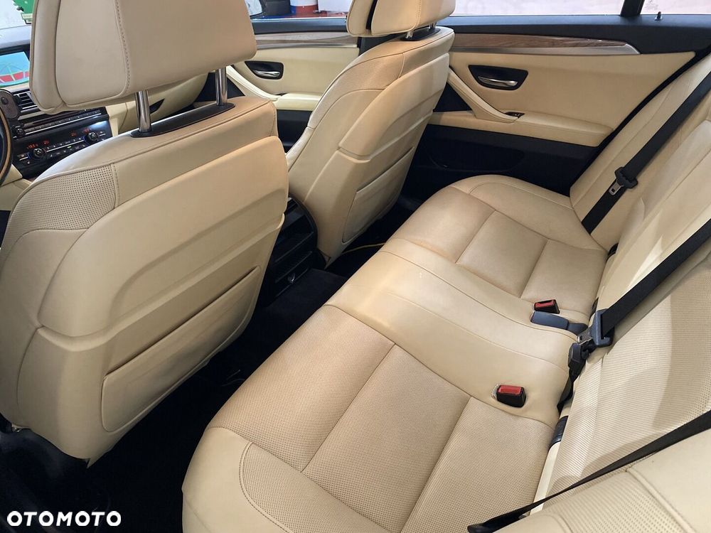 BMW Seria 5 525d Luxury Line - 16