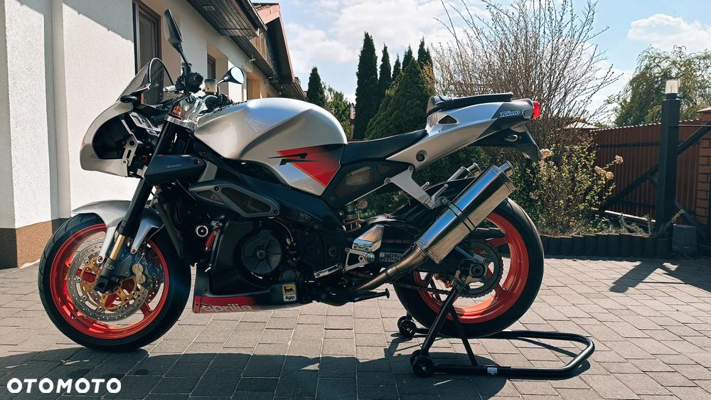 Aprilia Tuono - 10