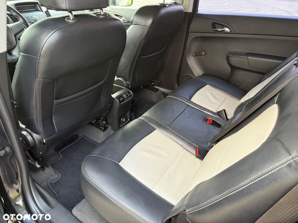 Chevrolet Orlando - 26