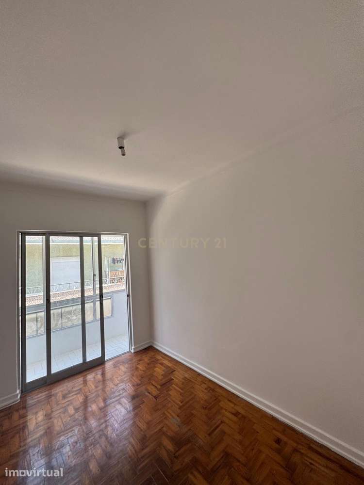 Apartamento T2 para Arrendamento — Alverca do Ribatejo - Grande imagem: 3/6