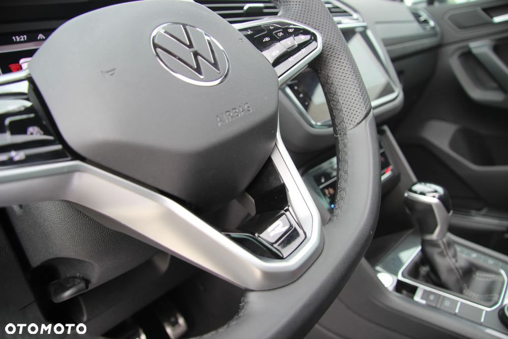Volkswagen Tiguan 2.0 TDI SCR 4MOTION DSG R-Line - 29