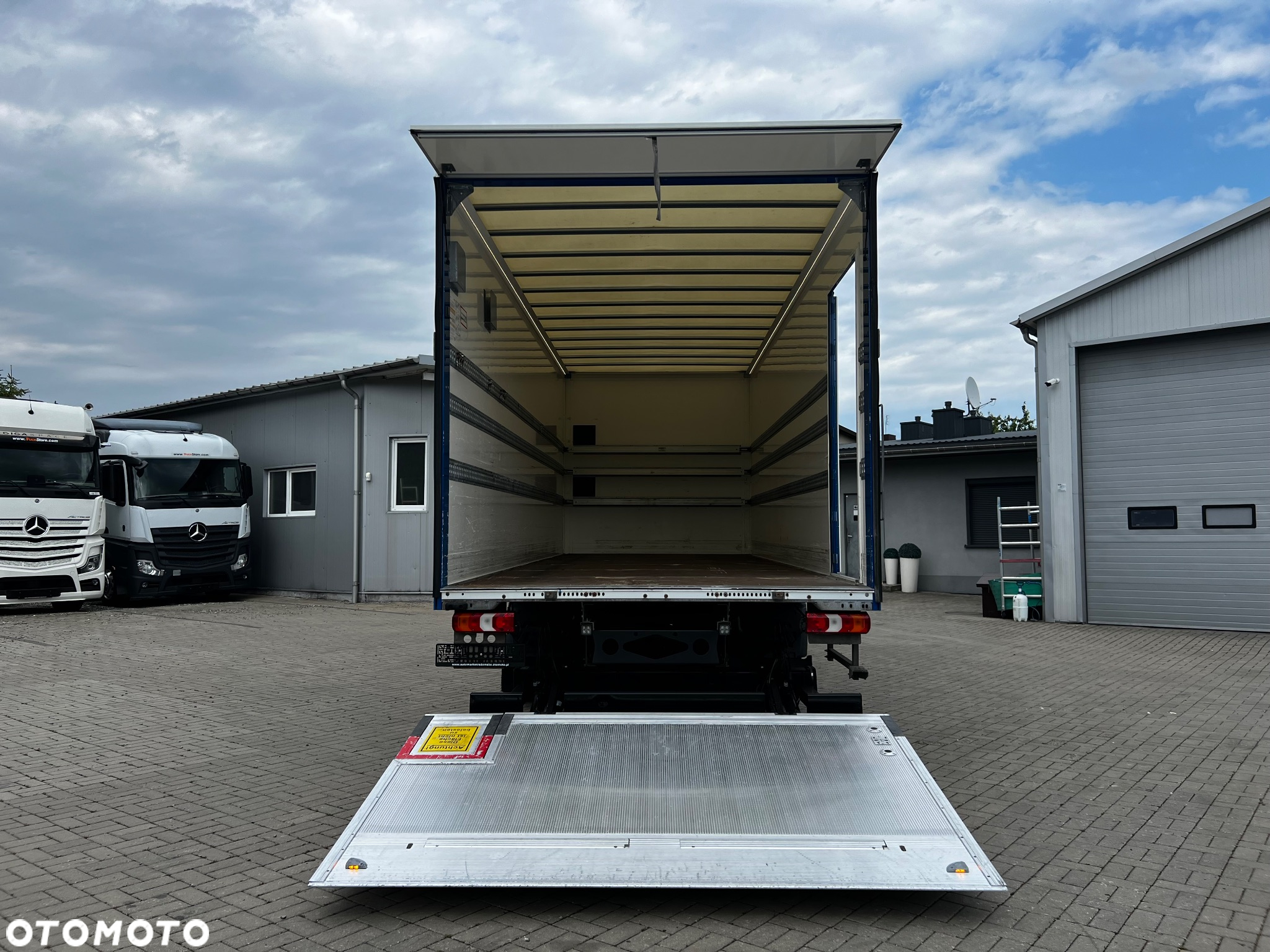 Mercedes-Benz ATEGO - 8
