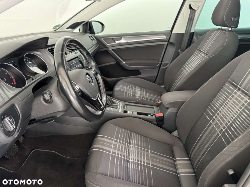 Volkswagen Golf - 19
