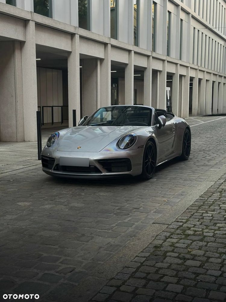 Porsche 911 Carrera 4 GTS - 1