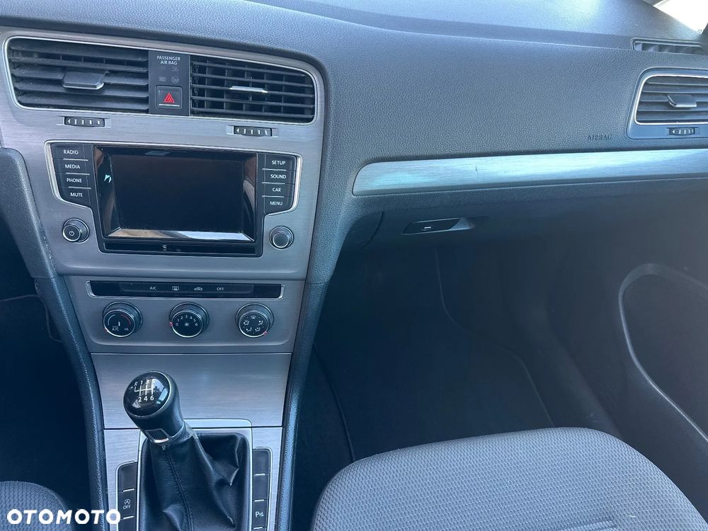 Volkswagen Golf 1.4 TSI Comfortline - 24