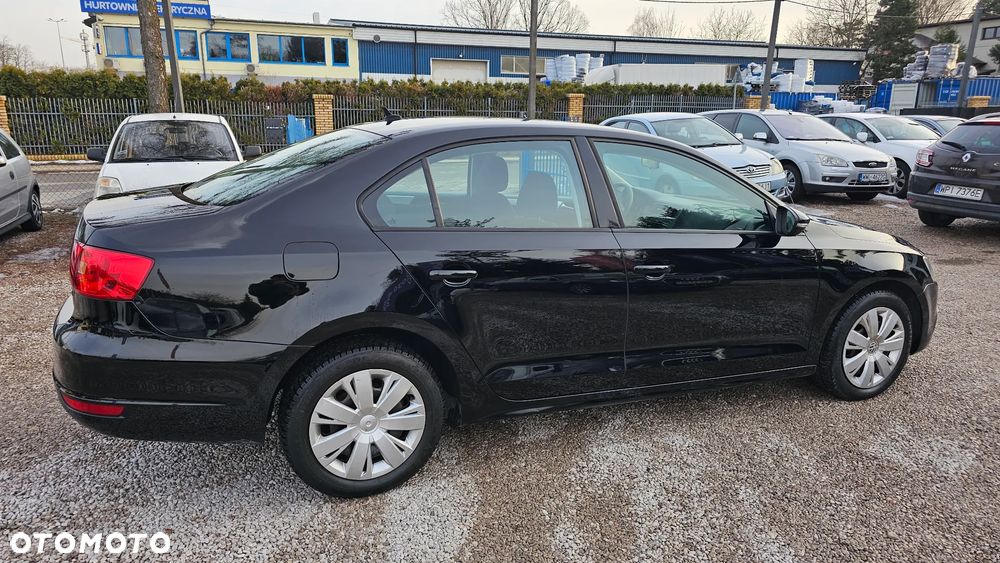 Volkswagen Jetta 1.6 TDI Comfortline - 29