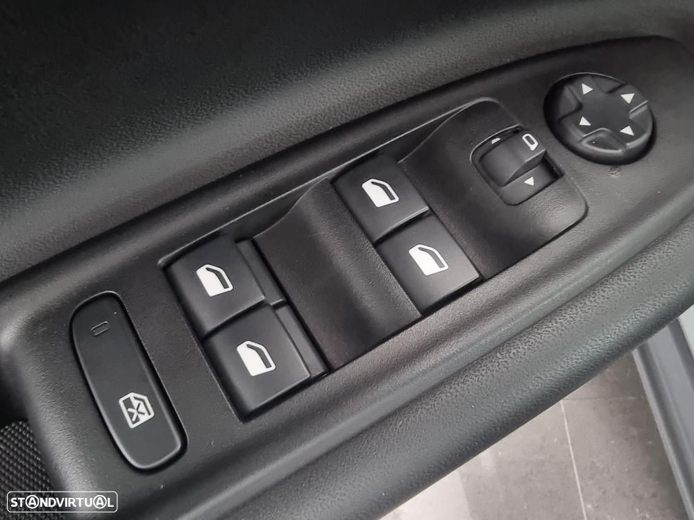 Jeep Avenger 1.2 GSE T3 Altitude - 20