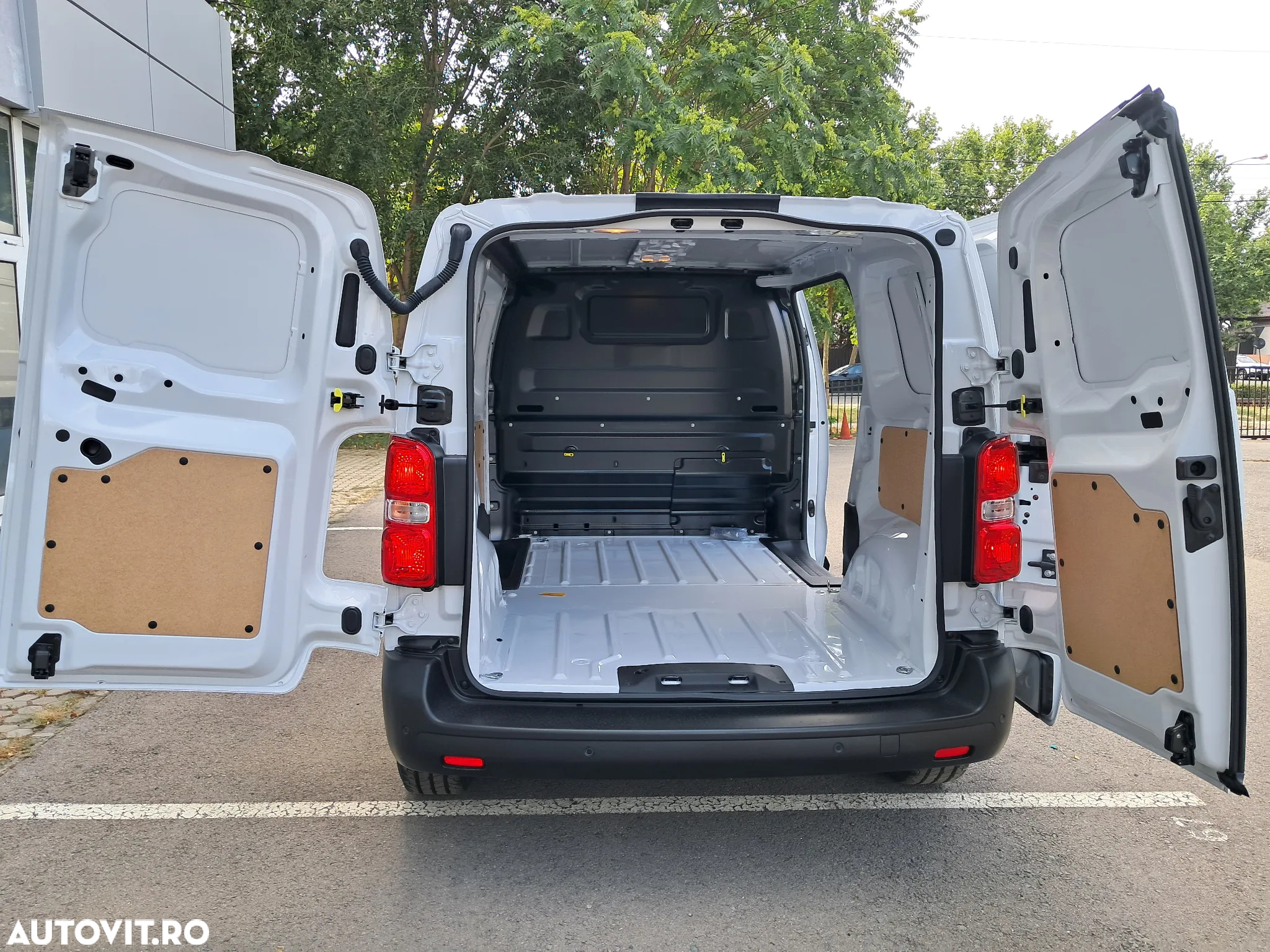 Peugeot EXPERT FURGON L2 1.5 diesel 120 CP - 16