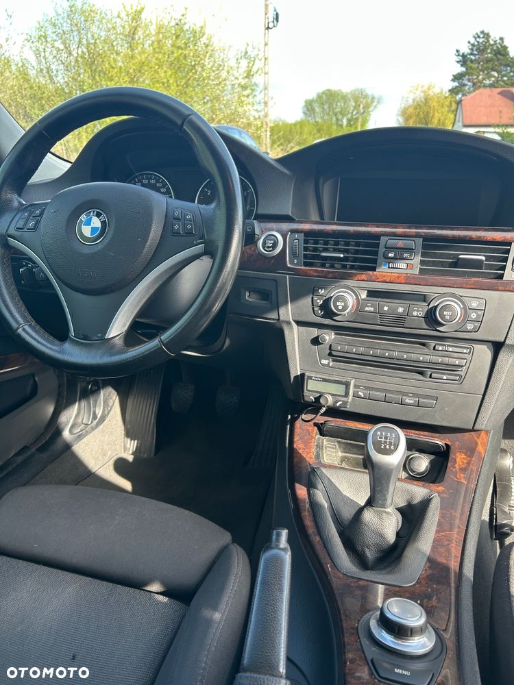 BMW Seria 3 318i - 21
