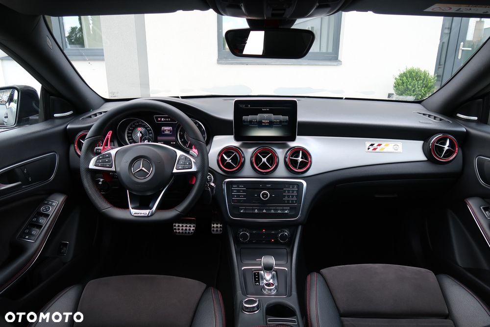 Mercedes-Benz CLA AMG 45 4-Matic - 26