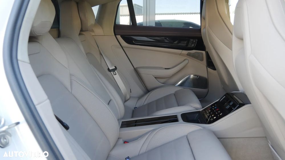 Porsche Panamera GTS - 34