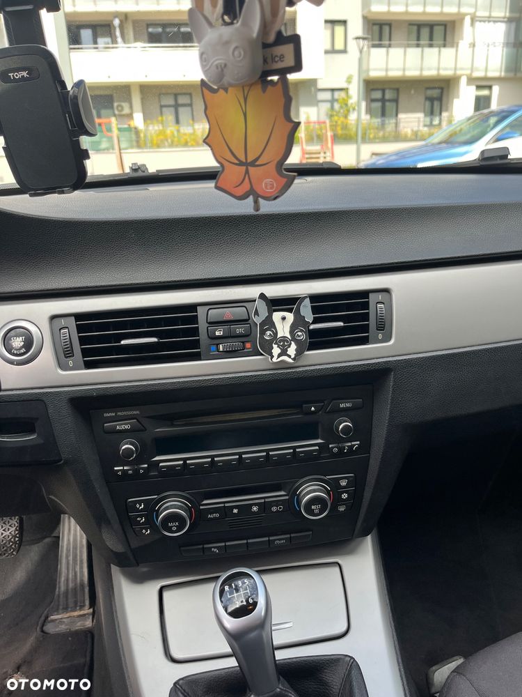 BMW Seria 3 318i - 13