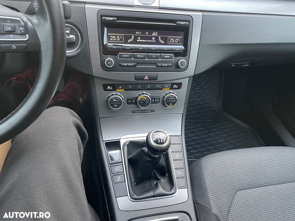 Volkswagen Passat - 26