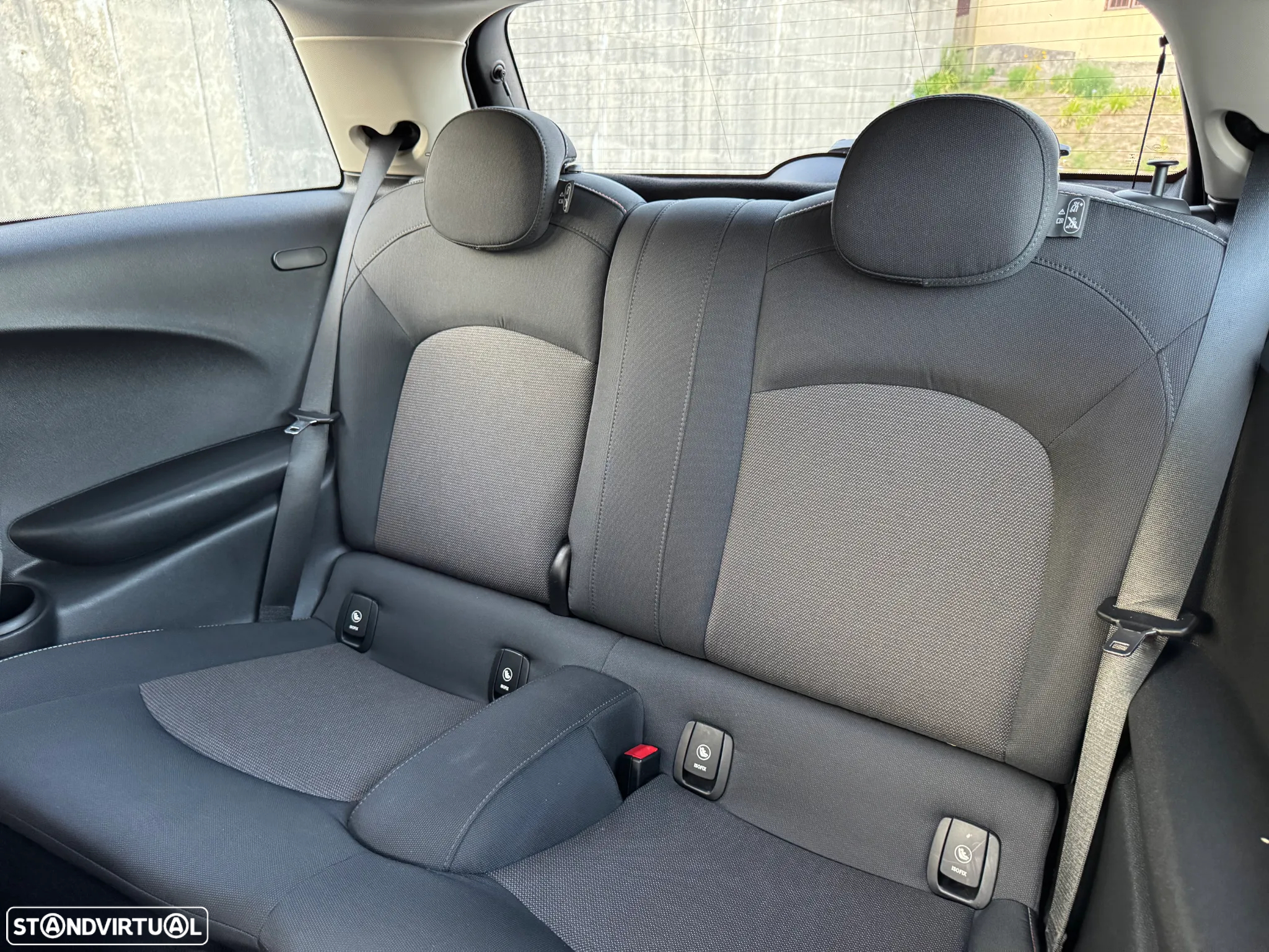 MINI 3 Portas One D - 28