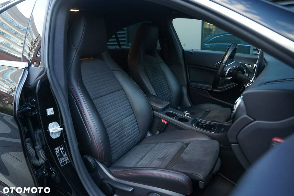 Mercedes-Benz CLA 200 7G-DCT AMG Line - 19